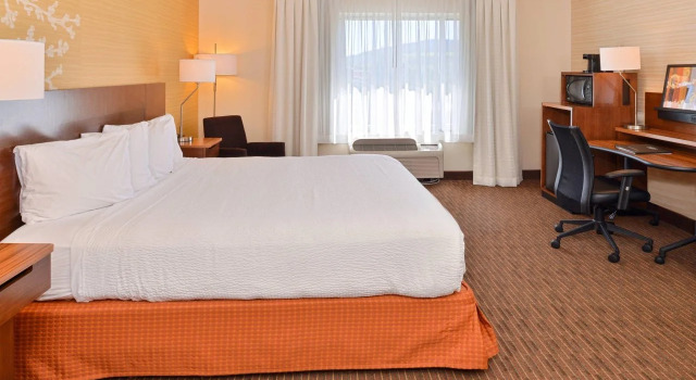 Fairfield Inn & Suites Steamboat Springs, Забронировать Отель Стимбот-Спрингс Колорадо, рядом с Steamboat Powdercats