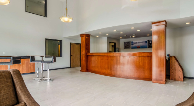 Red Lion Inn & Suites Des Moines, 预订 酒店 得梅因 华盛顿州