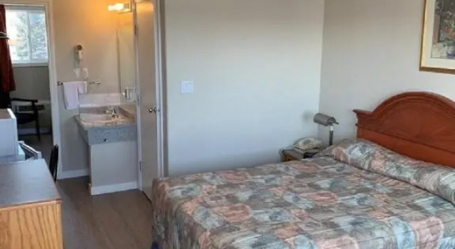 Люкс Red Deer Inn & Suites