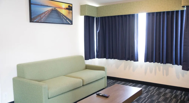 Двухместный Studio Suite Days Inn by Wyndham Monterey Downtown