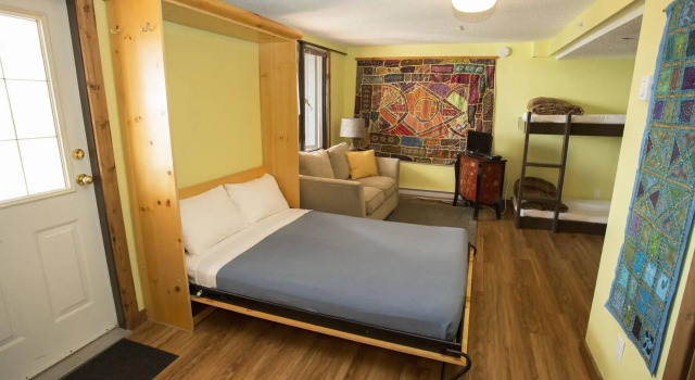Pinnacles Suite Hotel