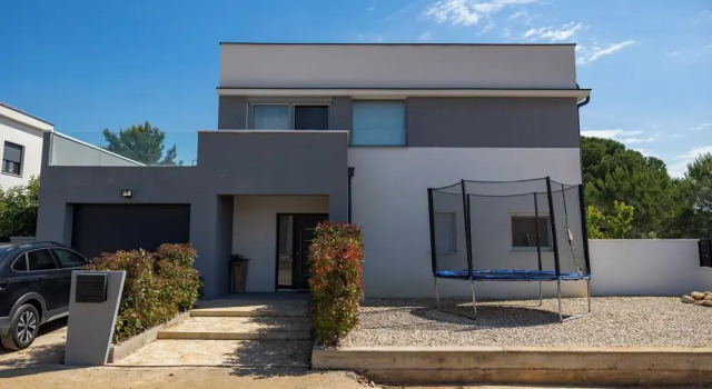 Alba Family Home