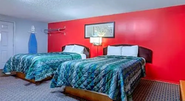 Четырёхместный номер Standard Rodeway Inn
