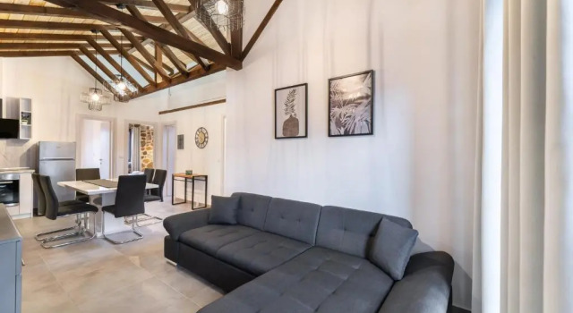 Petra Residence, Book Hotel Chrisi Akti 