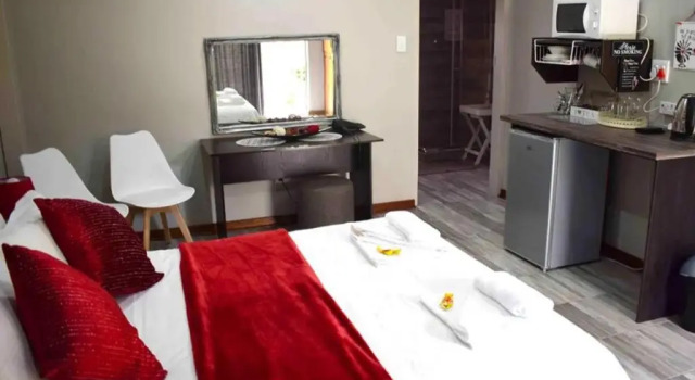 Семейный номер Standard с видом на сад Gemstone Guest House