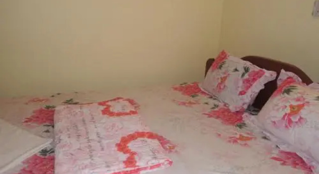 Romchong Guesthouse, Prenota Hotel Neak Loeung 