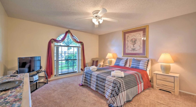 Коттедж ~ 5 Mi to Theme Parks: Kissimmee Home w/ Pool