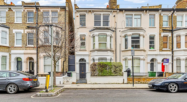 Garden Oasis in the Heart of West London, Забронировать Отель Отели Лондона 4 звезды, рядом с Равенскорт Парк, 4*