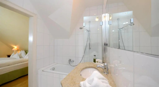 Двухместный номер Standard с видом на озеро Dermuth Hotels   Parkvilla Wörth