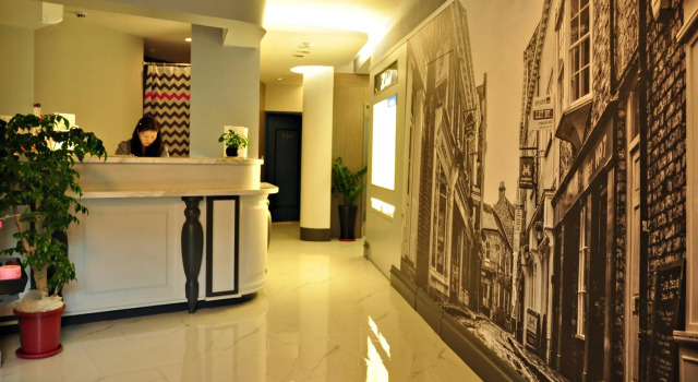Hu-Lu Business Hotel
