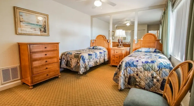 Номер Standard с 2 комнатами с видом на бассейн Coral Reef Resort