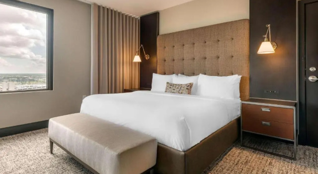 Двухместный люкс с видом на город Cambria Hotel Houston Downtown Convention Center