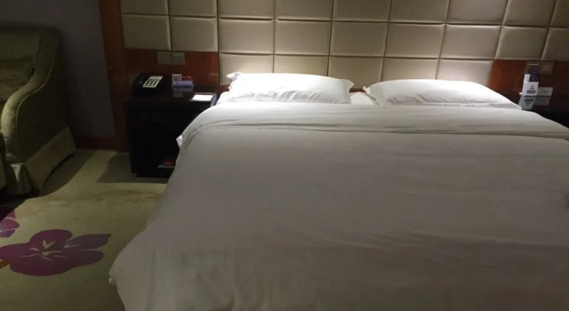 Vienna Hotel (Shenzhen Kejia Town), Rezerwuj Hotel Hotele w Shenzhen z parkingiem, Parking