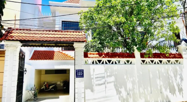 Châu Homestay - Vũng Tàu Biệt Thự 12D Lạc Long Quân, Забронировать Отель Отели Вунгтау с парковкой, рядом с Статуя Иисуса Христа, Парковка