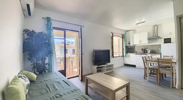 Studio - Provence Parc - St Cyr - 4pers, Забронировать Апартаменты/квартира Отели Сен-Сир-сюр-Мер с парковкой, рядом с Пляж Les Lecques, Парковка