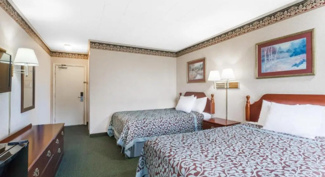 Четырёхместный номер Standard Days Inn by Wyndham Tannersville