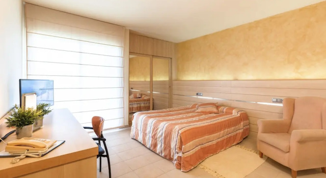 Двухместный номер Standard с балконом Hotel Sausa