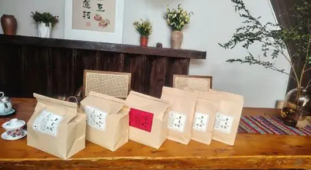 Qiduo Homestay (Dukezong Ancient City Great Buddha Temple Prayer Wheel)