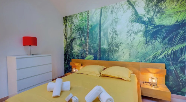 France Apartment, Забронировать Апартаменты/квартира Отели Испра с бассейном, Бассейн