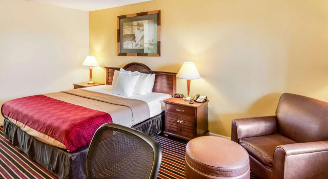 Двухместный номер Standard Rodeway Inn & Suites Highway 290 Northwest