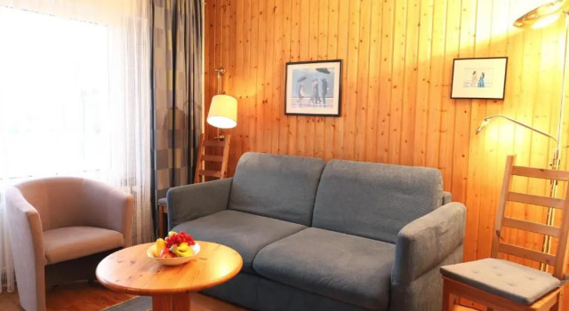 Апартаменты Freundliches 2-Zimmer-Appartement mit Kieferneinrichtung und einem Balkon.