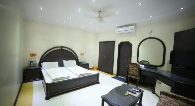 Hotel Naveen