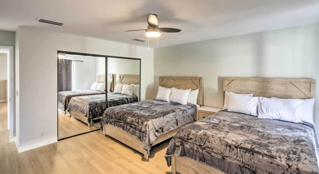 Коттедж с 5 комнатами Modern Lake Havasu Retreat: Lake & Mountain Views!