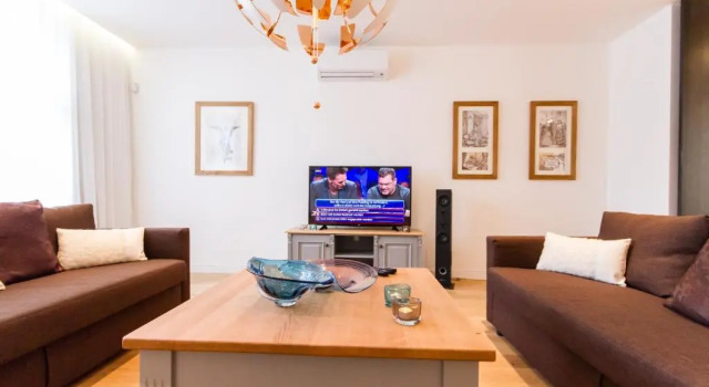 Apartmán 4 pokoje s balkonem Residence Glamour Excellent