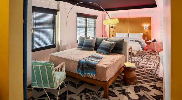 Люкс с видом на окрестности Mama Shelter Los Angeles