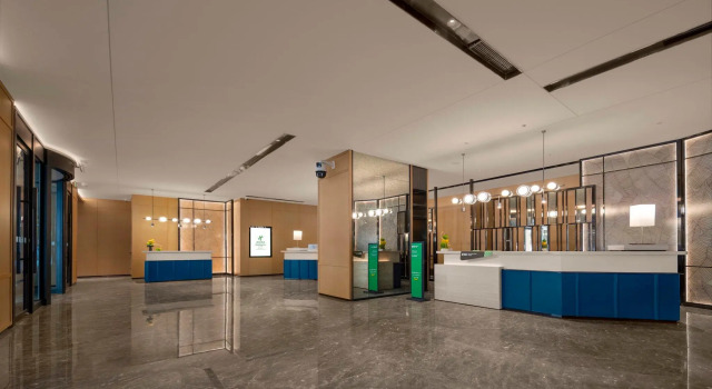 Номер Premium Holiday Inn Qinhuangdao Haigang