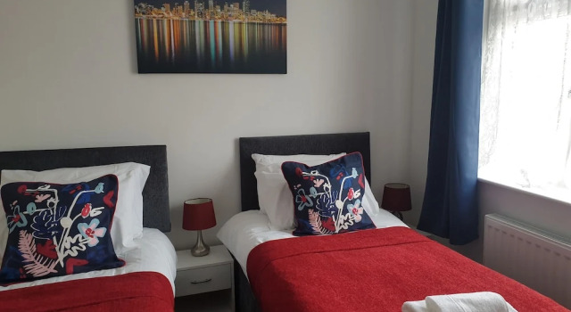 Remarkable 3-bed House in Ipswich, Забронировать Отель Отели Англии 3 звезды, 3*