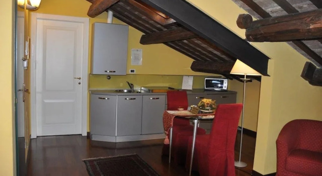 Suite Piazza Nova Guest House
