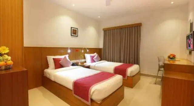 Hotel Samudra Sreekandapuram, Забронировать Отель Отели штата Кералы 3 звезды, 3*