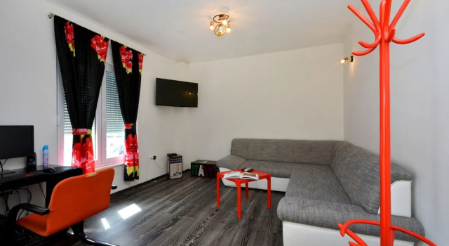 Luxury Apartment Mio, Rezerwuj Apartament Hotele w Strožanac z parkingiem, Parking