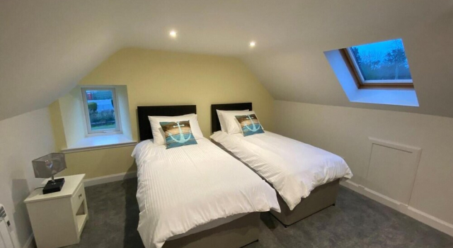 3 Bed Cottage - Sleeps 6 - Garden - Parking - Wifi