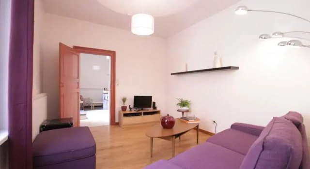 Trone Apartment, Забронировать Апартаменты/квартира Брюссель Брюссельский столичный регион, рядом с Станция метро Arts-Loi