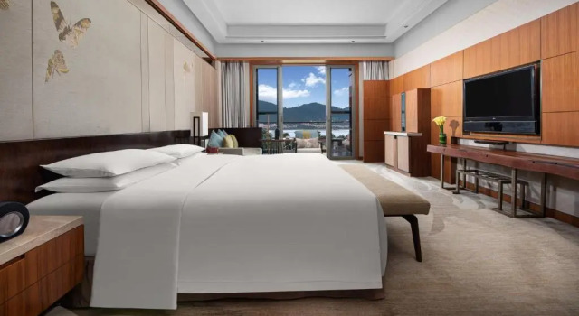 Номер Premium InterContinental Kunming by IHG