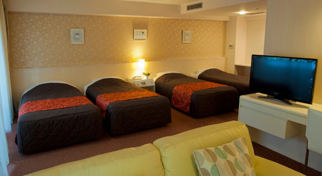 Standard Quadruple room Maple Arima