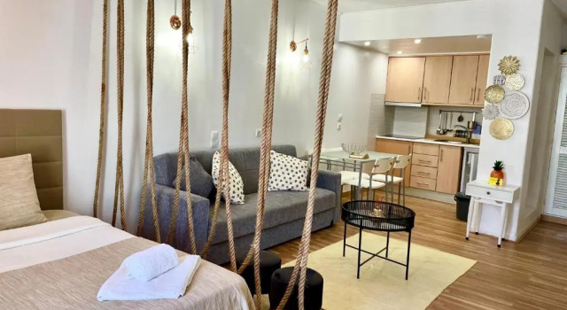Апартаменты Cozy and Stylish Studio Apt just 800m from the beach - New on Booking!