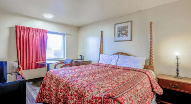 Номер Standard Whispering Pines by Hotel O White stone VA
