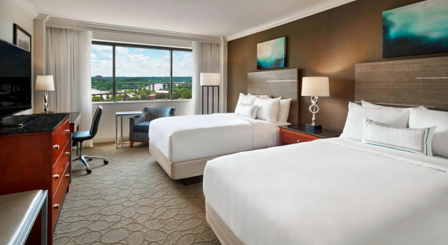 Четырёхместный номер Standard Delta Hotels by Marriott Richmond Downtown