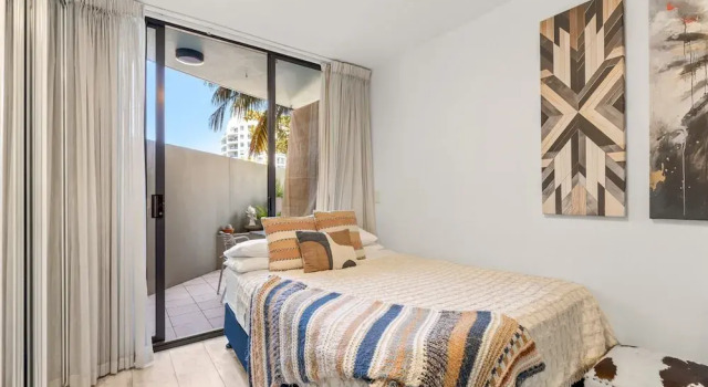 Beachside Studio With Pool and Gym Access