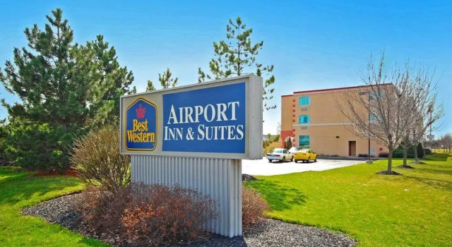 Четырёхместный номер Standard Best Western Airport Inn & Suites Cleveland