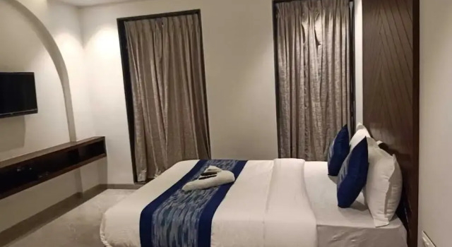 Hotel Flora Suites - Fort, Забронировать Отель Мумбай Mumbai Region, рядом с Набережная Марин-драйв