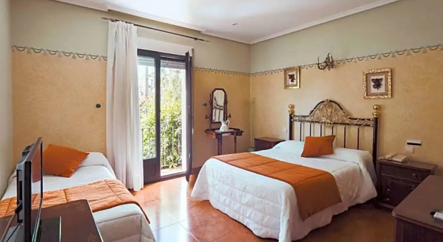 Hotel Doña Carmen, Забронировать Отель Отели Тордесильяс с парковкой, рядом с Exposición Permanente de Maquetas, Парковка