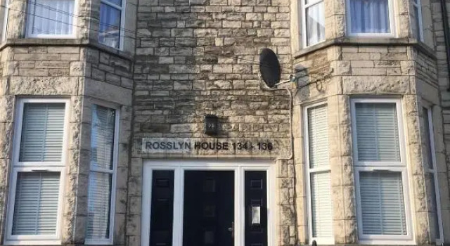 Wight view, flat 2 rosslyn house, Забронировать Отель Отели Суонидж с парковкой, рядом с Парк Дурлстон Кантри, Парковка