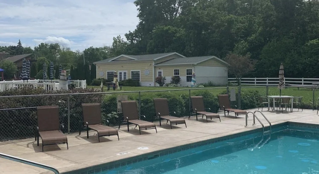 The Lighthouse Resort Hotel, Book Resort Marblehead Ohio