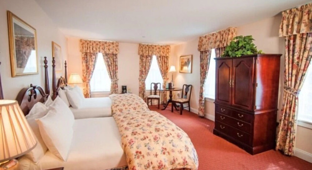 Четырёхместный номер Standard The Hotel Northampton