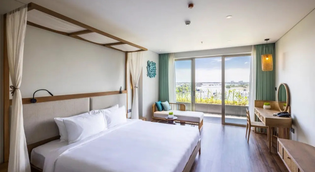 Двухместный номер Deluxe с балконом и с видом на реку Bellerive Hoi An Resort and Spa