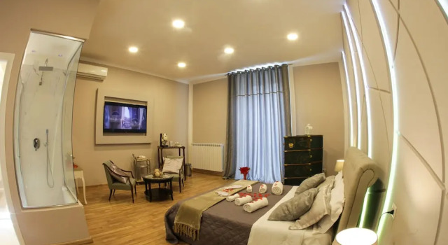 Двухместный номер Standard с балконом REGGIA & DINTORNI ROOMS A CASERTA